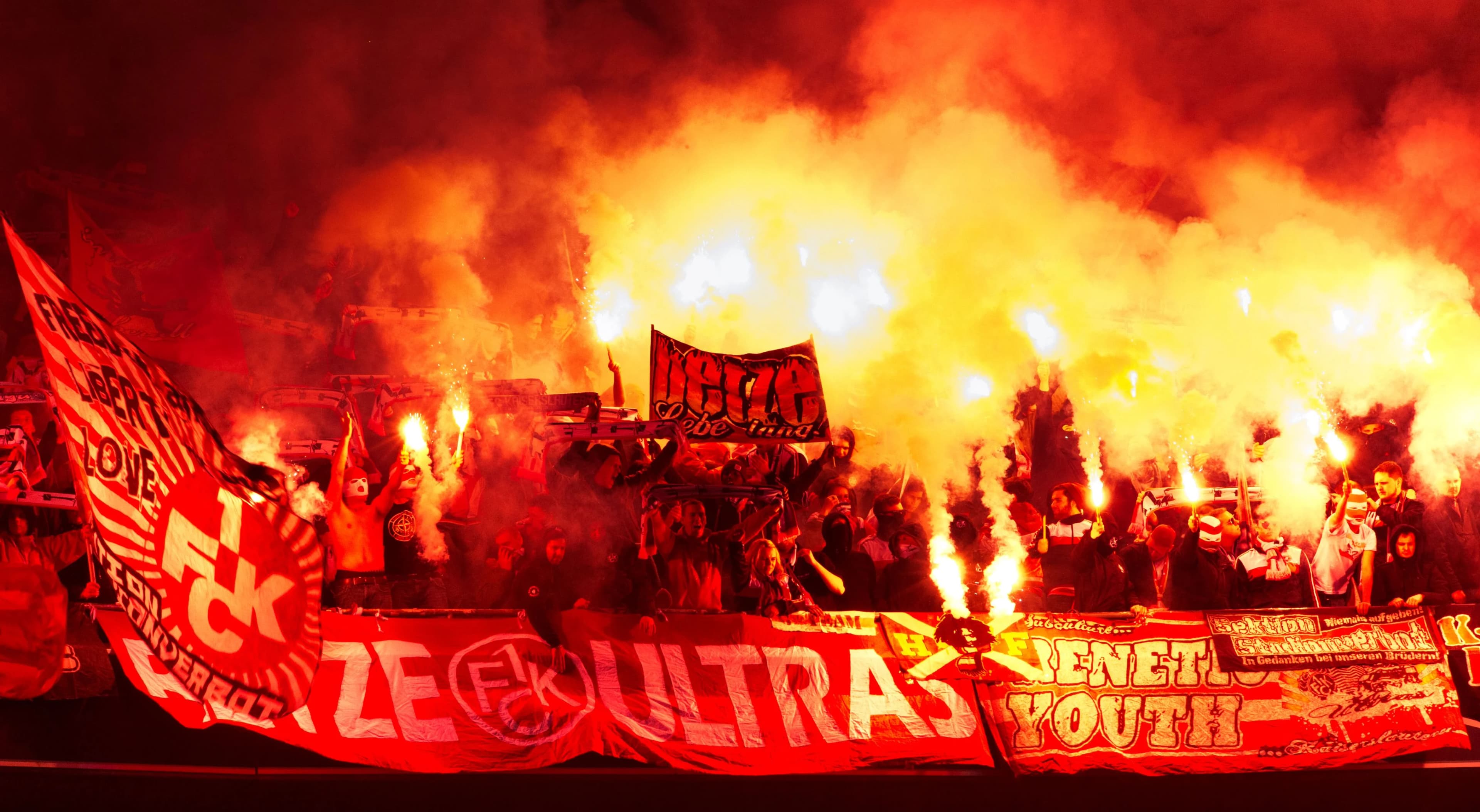 THE STAGE BENEATH DARK NETWORKS